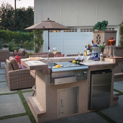 Bull Stainless Steel 30" Bar Center w/sink